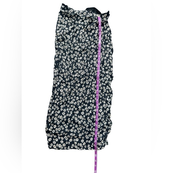 Reformation Phoebe midi black skirt white daisies size 0 with slit - Picture 3 of 8